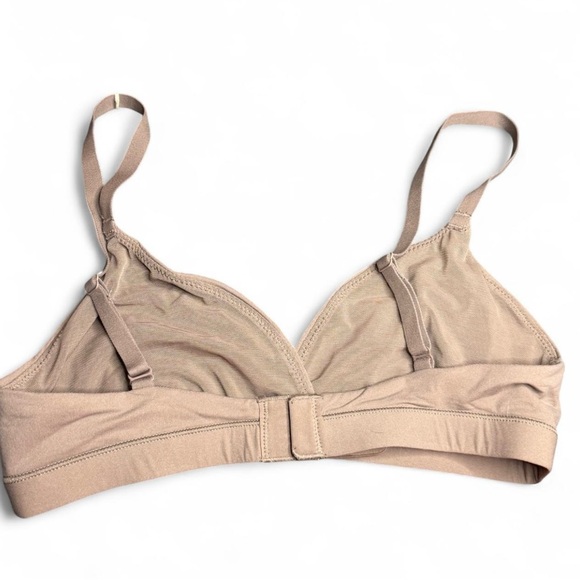 Skims xs triangle bralette 
size xs - Picture 2 of 3